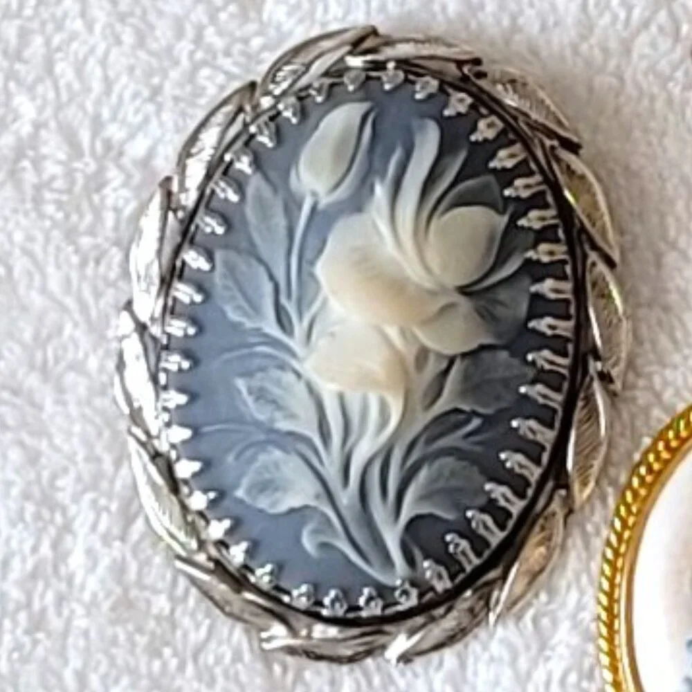 Whiting & Davis Floral Collection - Picture 4 of 5